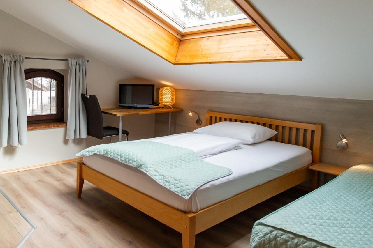 Haus Salzburgblick Bed & Breakfast *